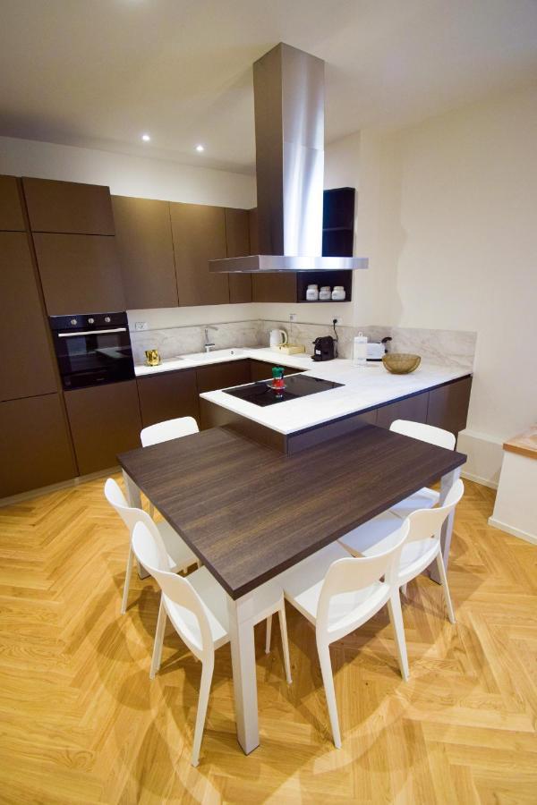 Sibilla Suite Apartment - Via Piella 14 Bologna Kültér fotó